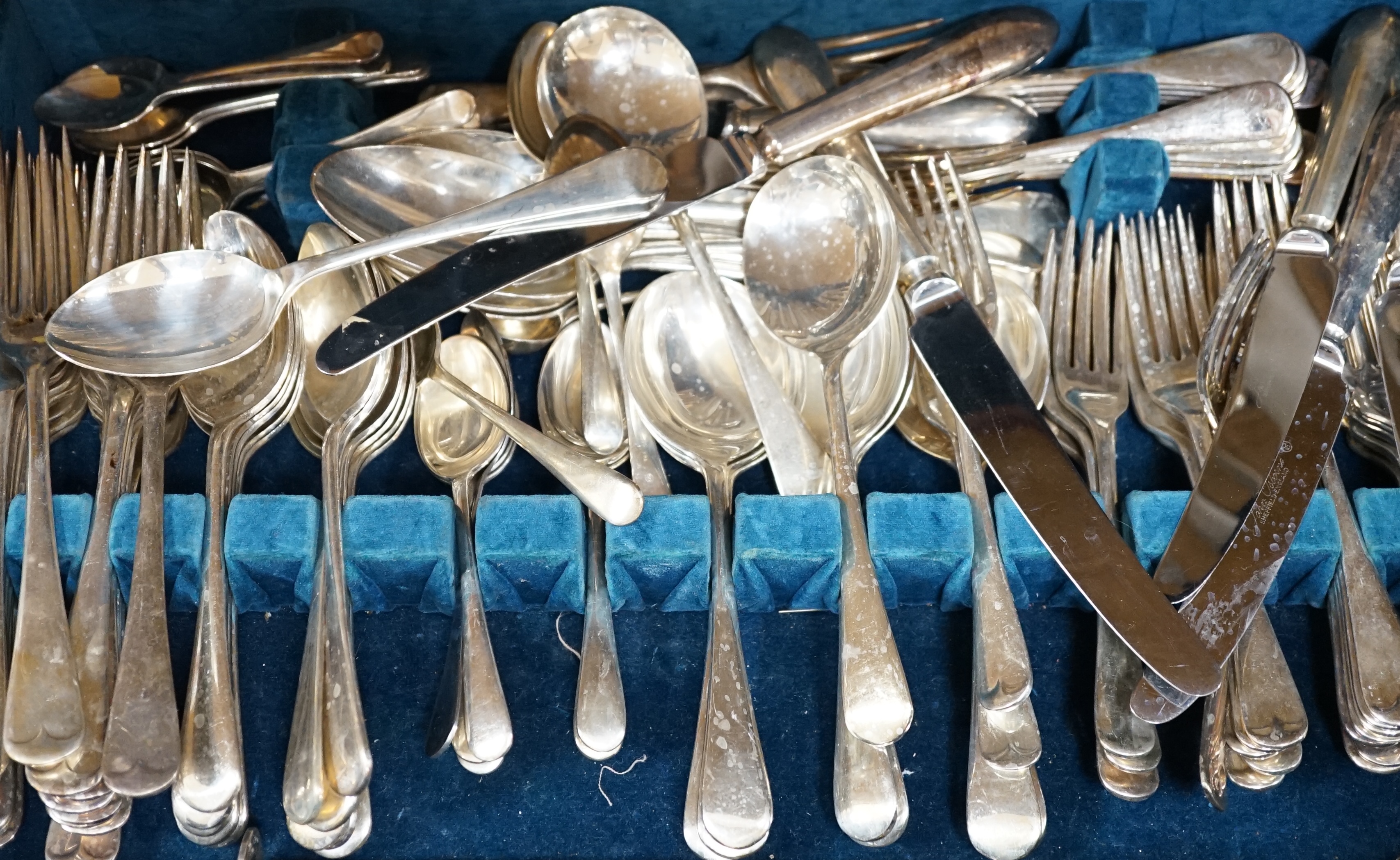A plated canteen of cutlery